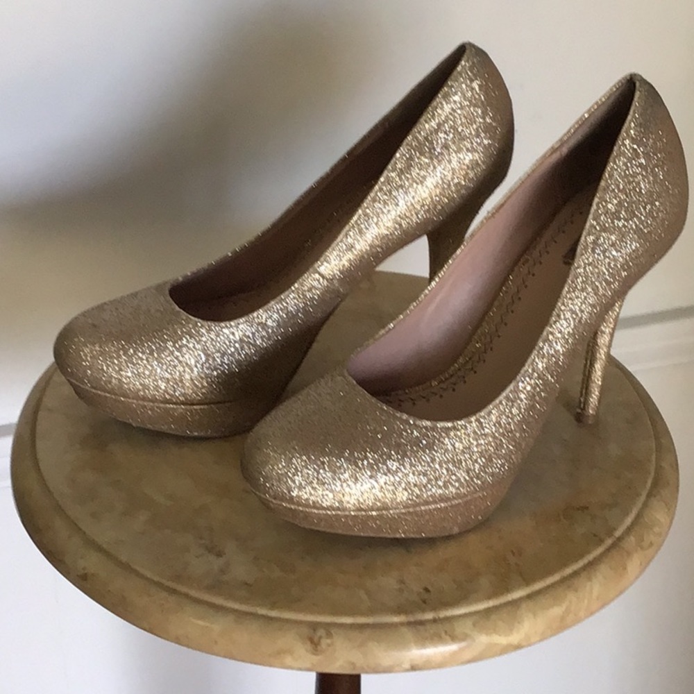 Gold Glitter Platform Heels by Senbeye, Size 6.5 M